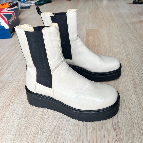 Vagabond Tara Platform Chelsea Boots - Picture 4 of 5